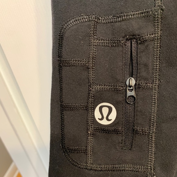 Women’s Lululemon Wide Leg Yoga Pant - Size 4 - Picture 5 of 5